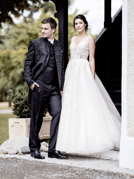 Brautkleid mit Tüllrock und Spitzenoberteil