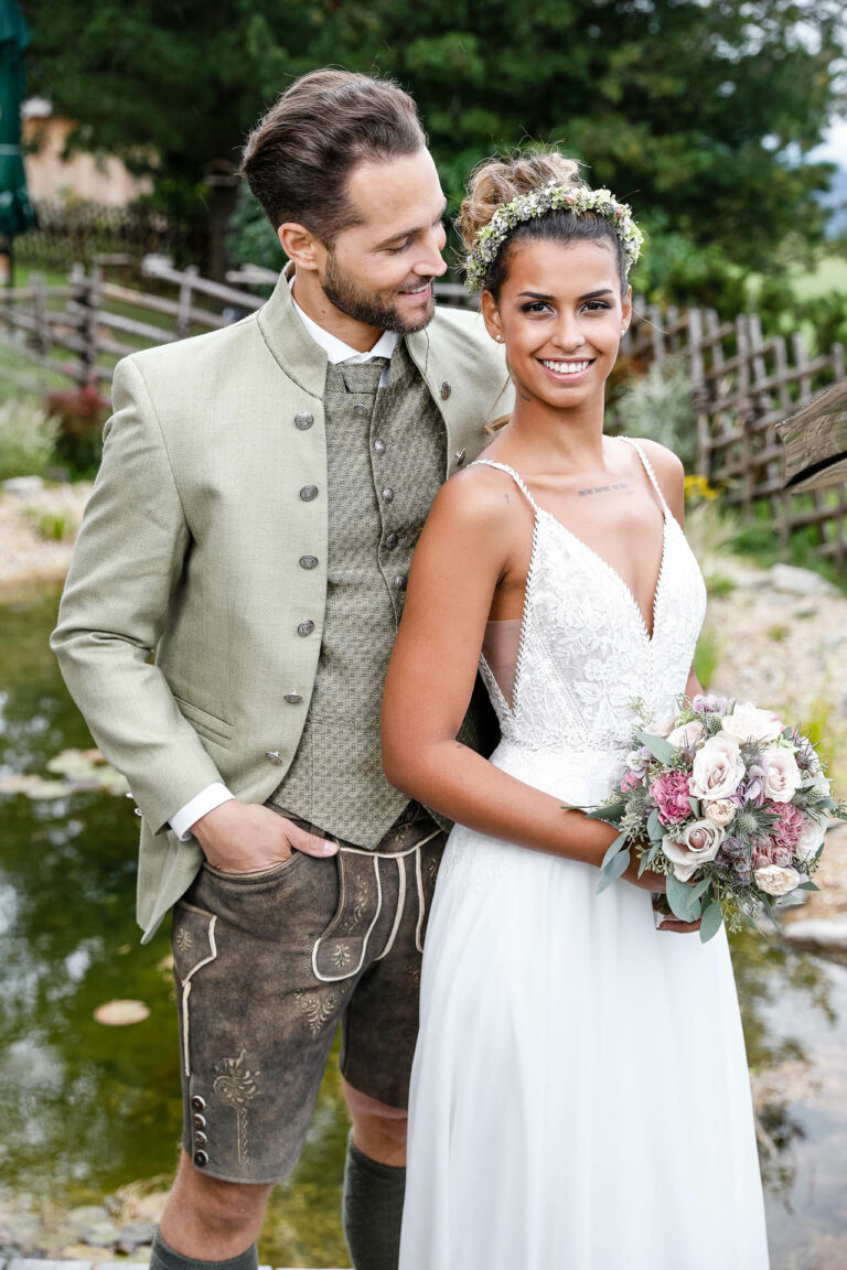 Olivfarbenes Trachtensakko